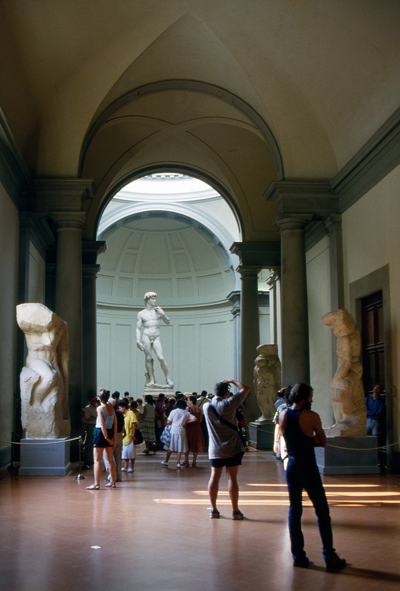 FLORENCE, ITALY - AUGUST 18 : Michelangelo's David statue as it resides inside the Galleria Dell' Academia, August 18, 1986 in Florence, Italy. (Photo by Getty Images/Bob Riha, Jr.)