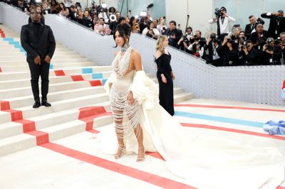 NEW YORK, NEW YORK - MAY 01: Kim Kardashian attends The 2023 Met Gala Celebrating "Karl Lagerfeld: A Line Of Beauty" at The Metropolitan Museum of Art on May 01, 2023 in New York City. (Photo by Mike Coppola/Getty Images)